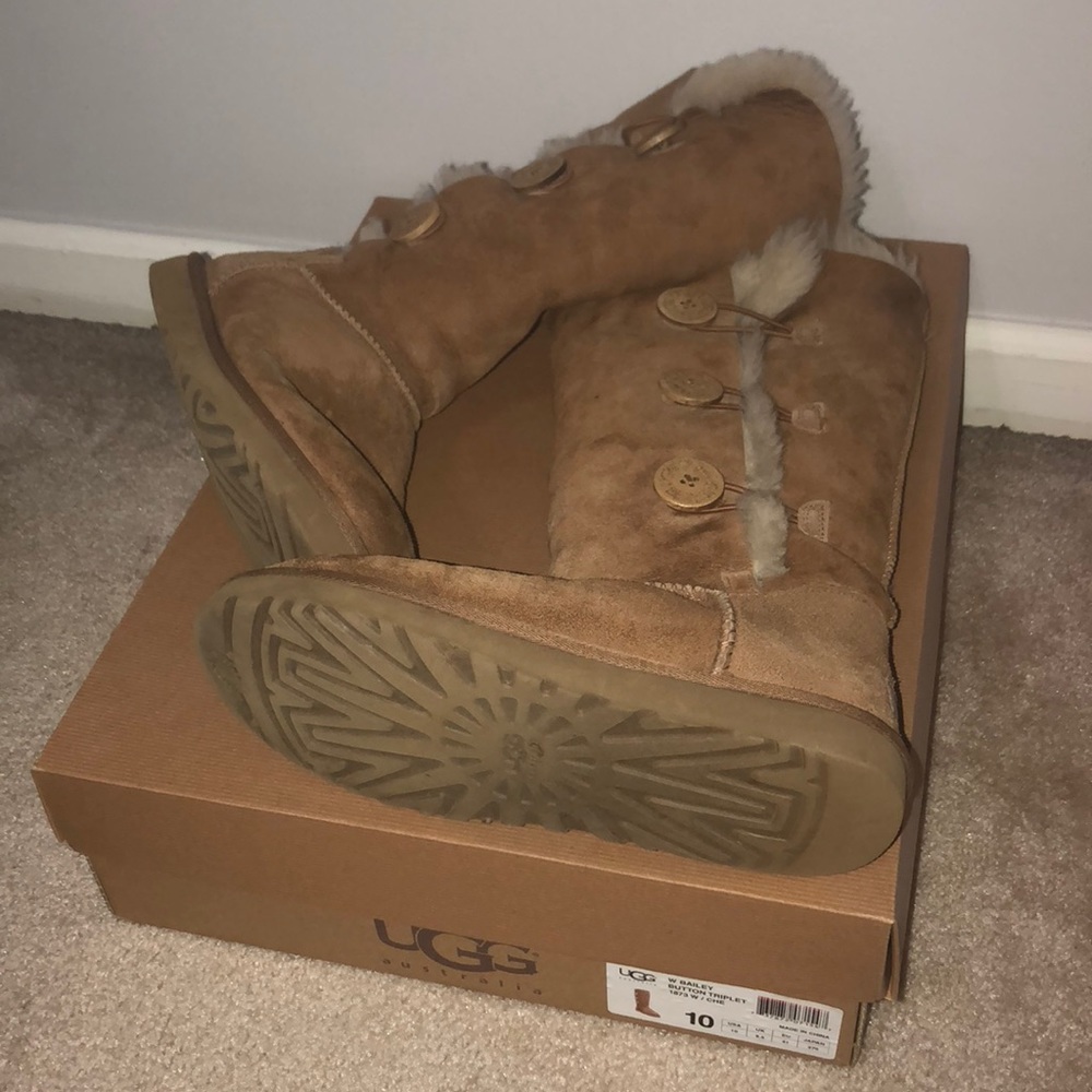 UGG Bailey button tall - Picture 1 of 3